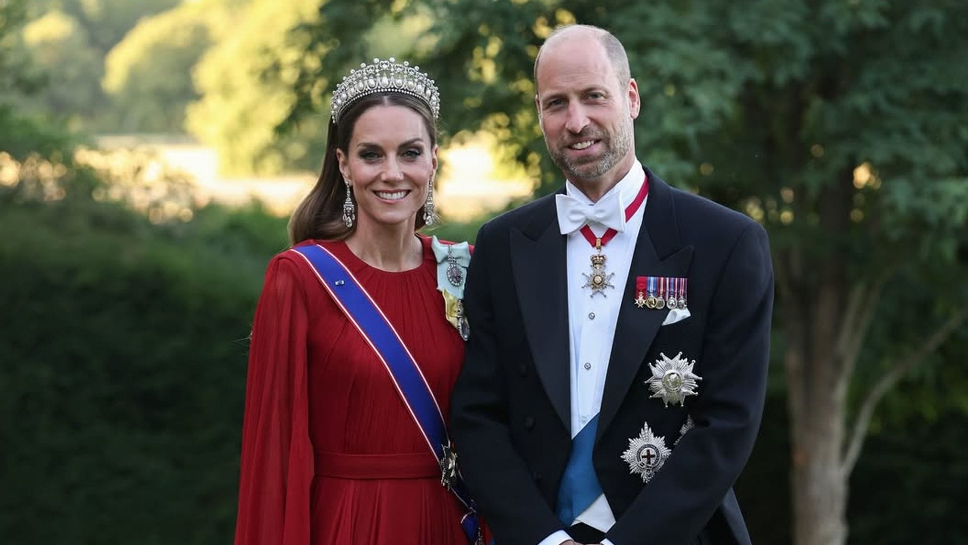Kate Middleton se 'corona' con su tiara más relevante en el banquete de Estado en honor al matrimonio Macron