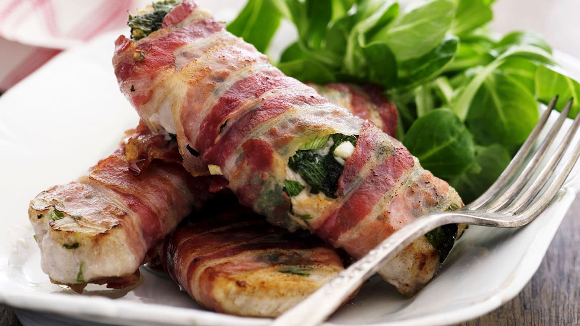 'Paquetitos' de lomo cerdo con bacón al horno