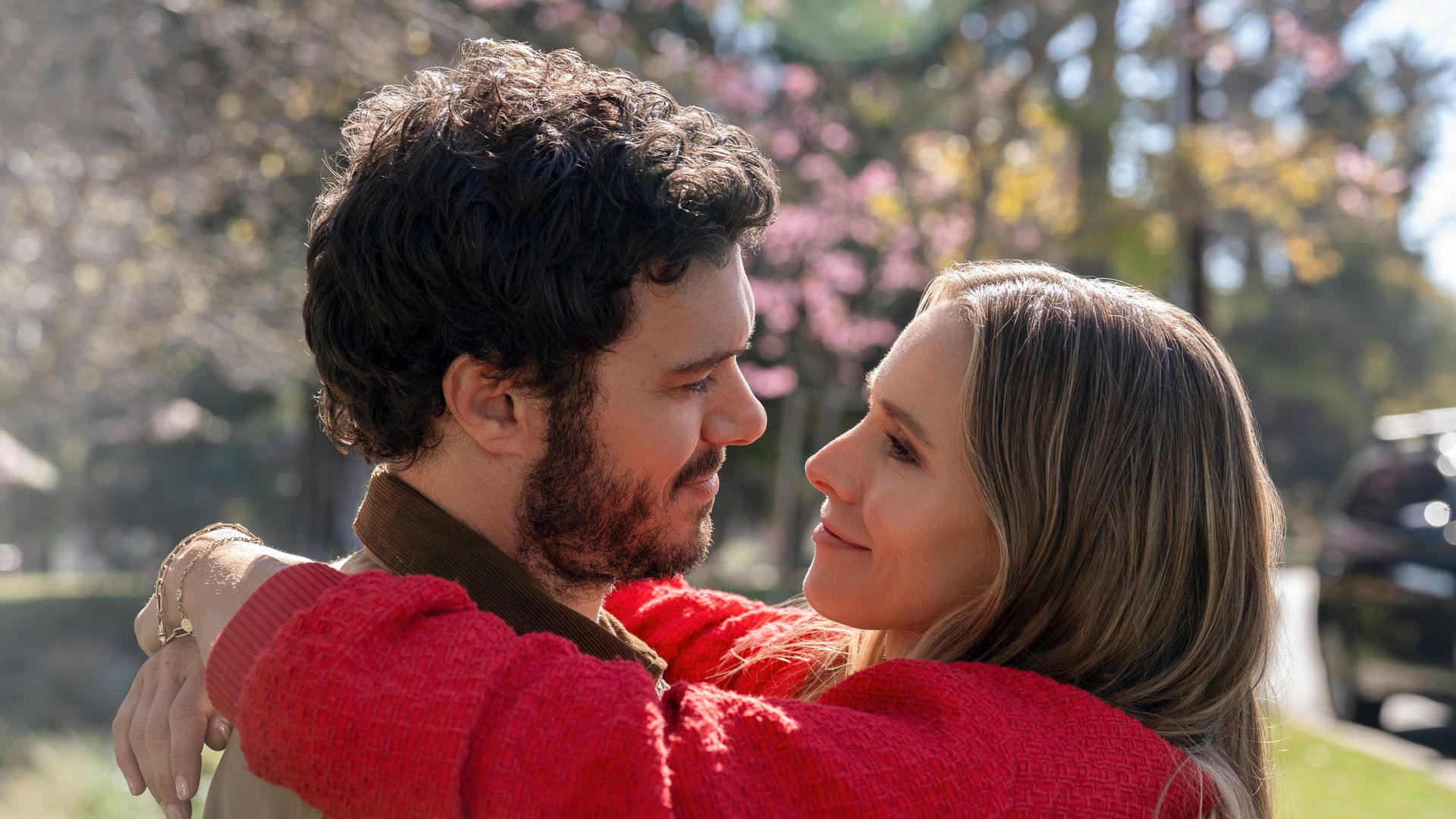 Adam Brody y Kristen Bell vuelven con la segunda temporada de ‘Nadie quiere esto’ antes de lo previsto