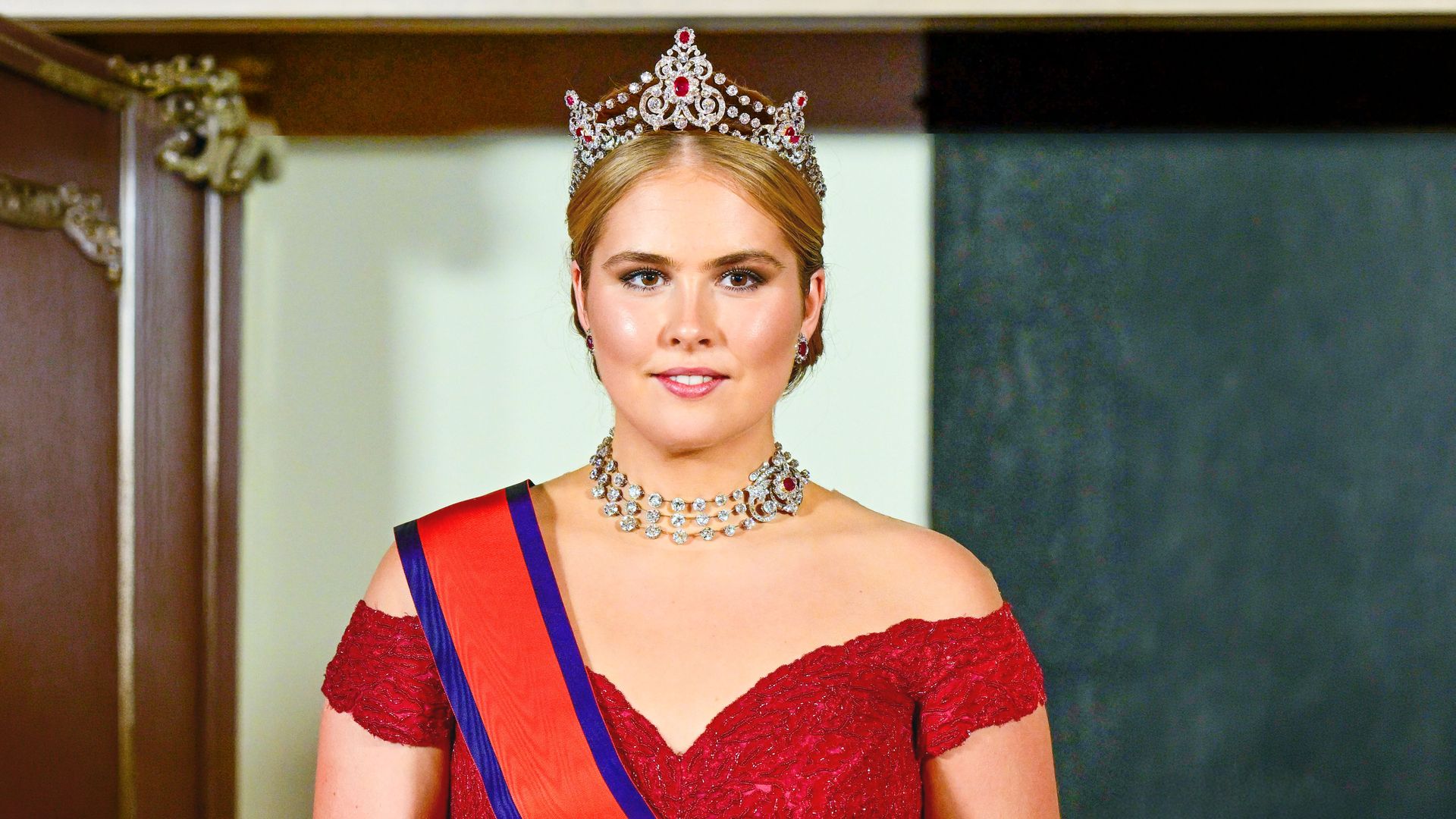 Amalia de Holanda consigue que su vestido de gala parezca nuevo tres años después gracias al legado de Mary de Dinamarca