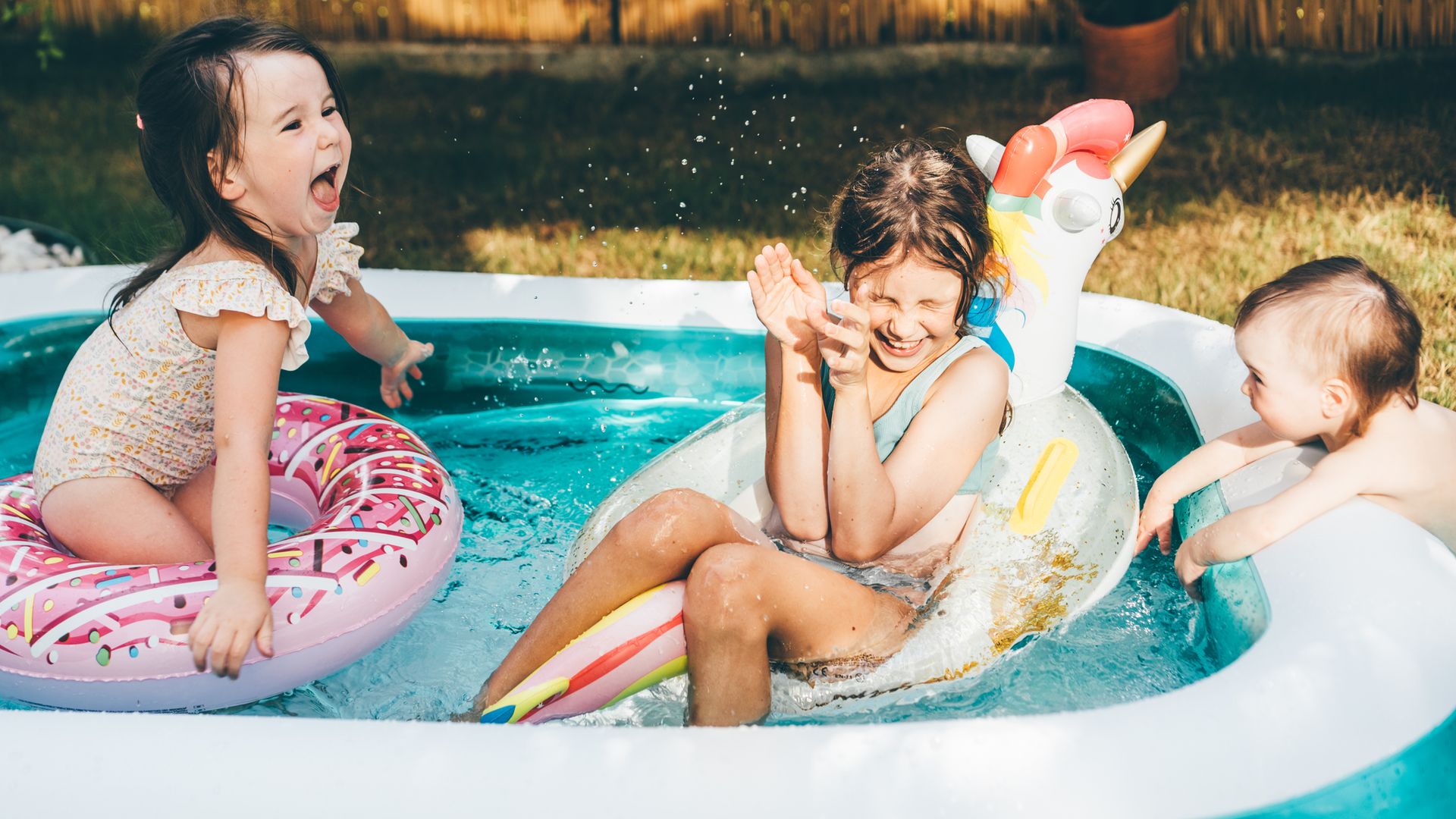 Estas son las mejores piscinas hinchables para niños que puedes llevar contigo o disfrutar en casa
