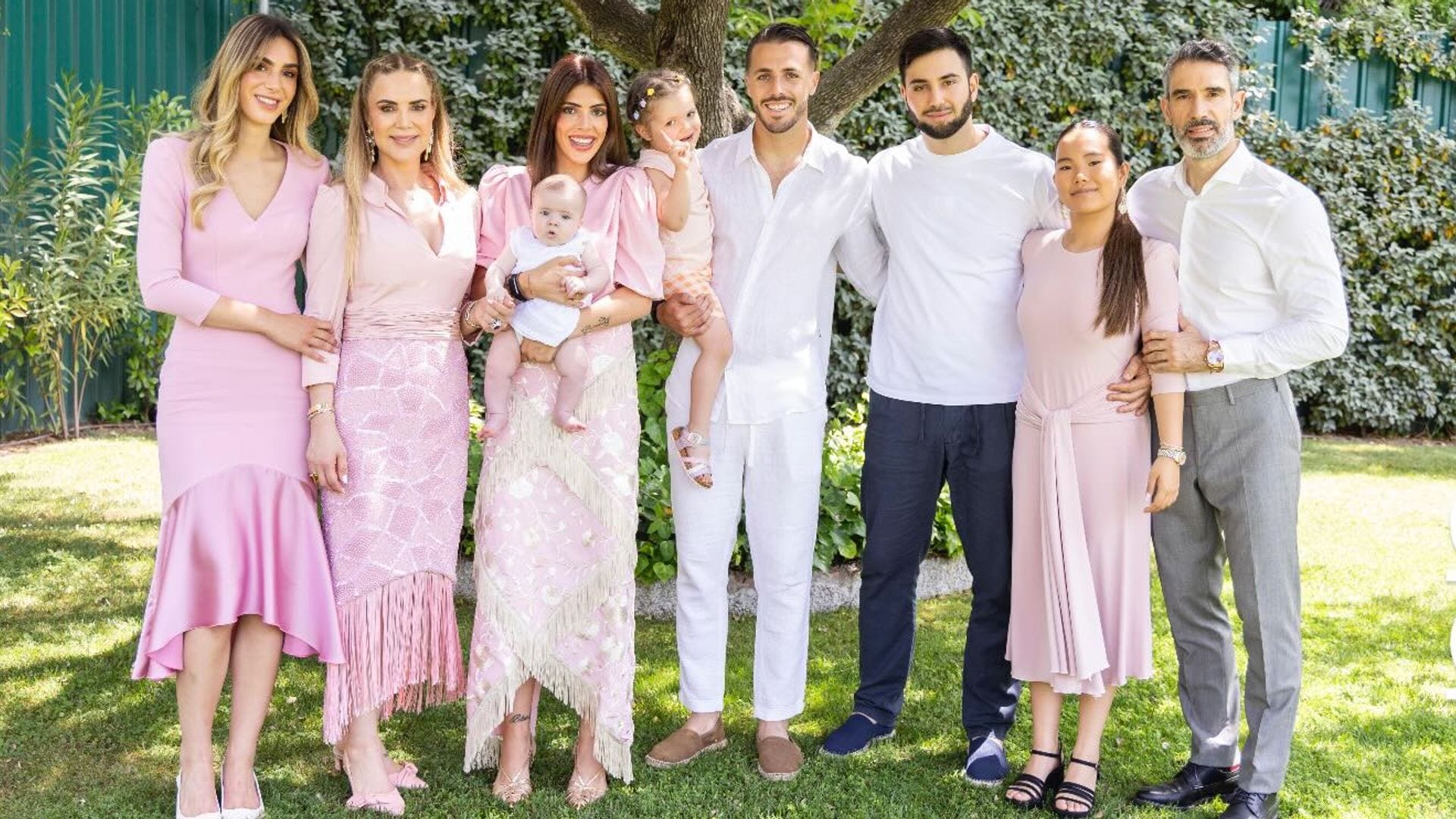 Ingrid Asensio y Fernando Sanz celebran el bautizo de su nieta pequeña en una entrañable fiesta familiar