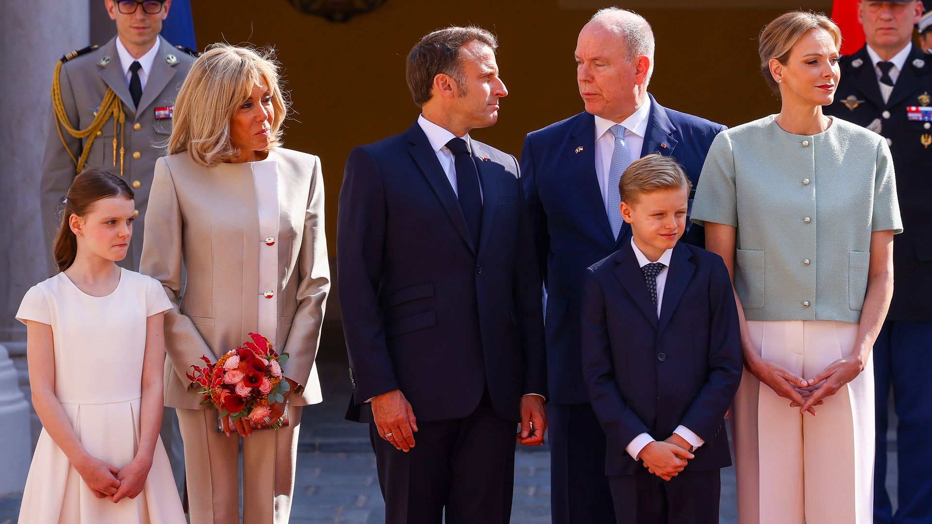 Los 'regalazos' de Emmanuel Macron: de la raqueta de Nadal al monte submarino