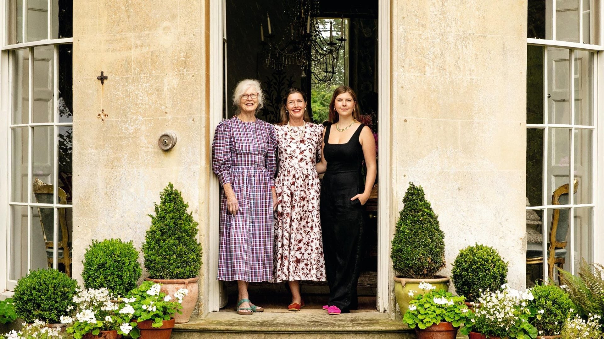 En ¡HOLA!, la diseñadora Sophie Conran, hija de Sir Terence Conran, nos muestra su paraíso en la campiña inglesa