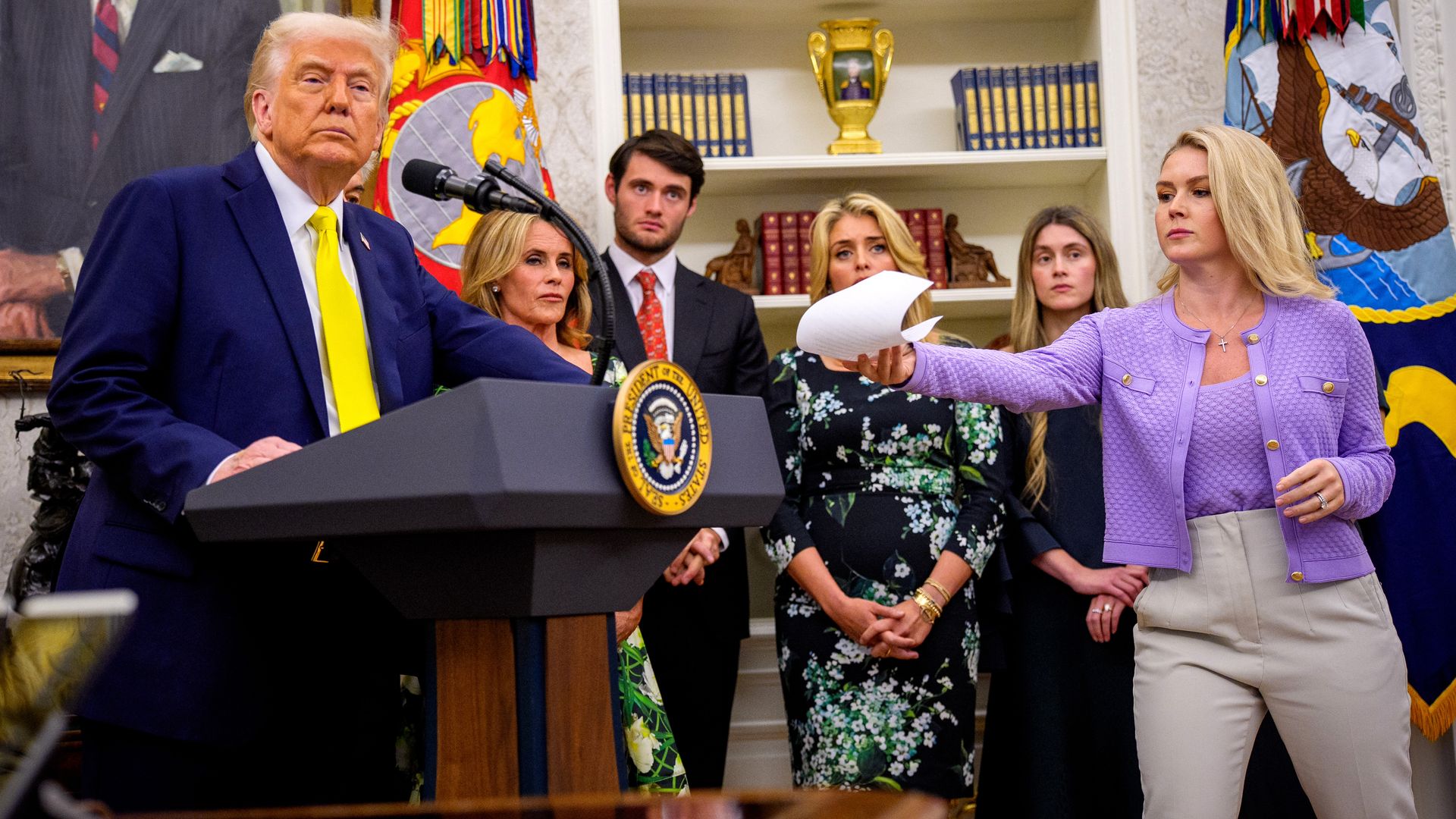 Caos y gritos en la Casa Blanca: la nieta de 11 años de un alto cargo se desmaya mientras Donald Trump daba un discurso
