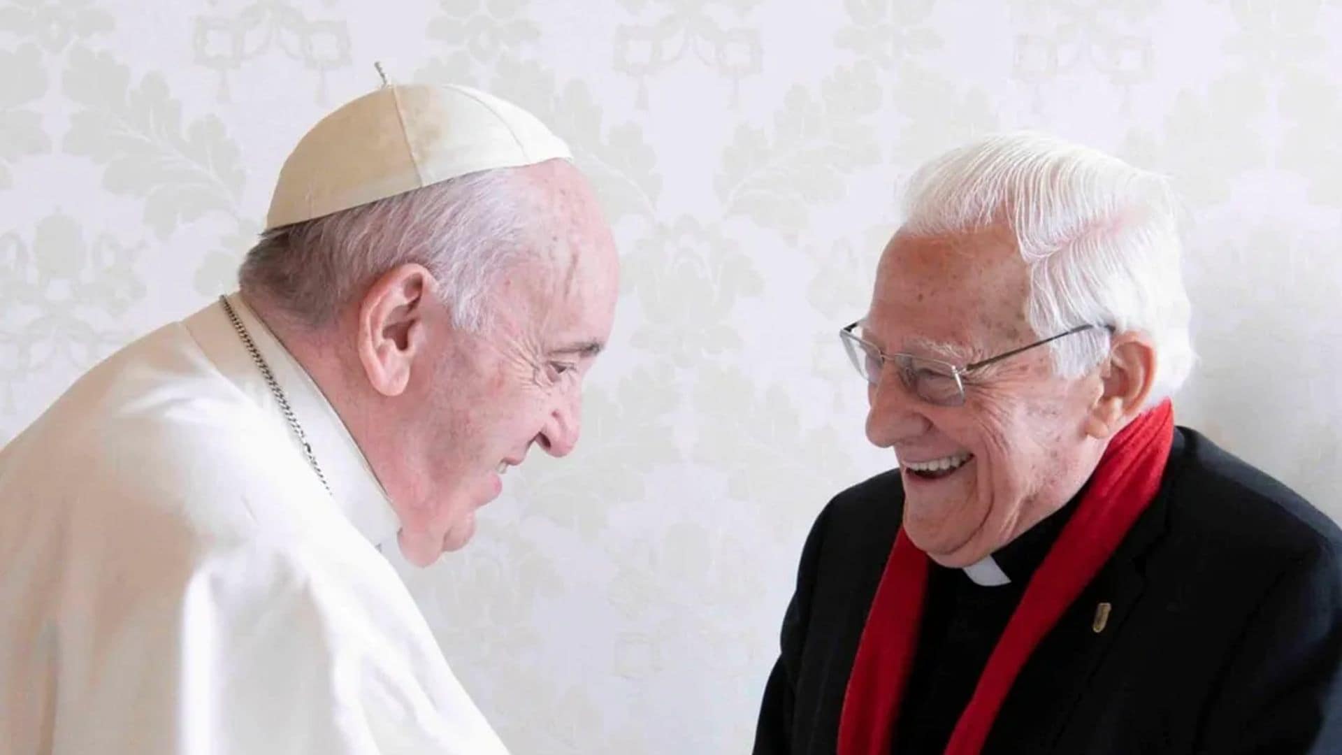 Las anécdotas del padre Ángel con Jorge Bergoglio de su viaje en metro al inolvidable plato que le cocinó