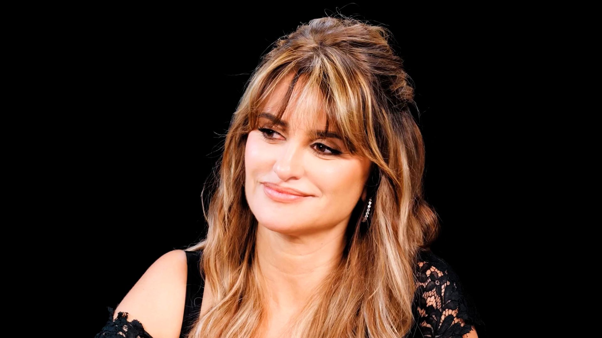 penelope cruz pelo largo mechas