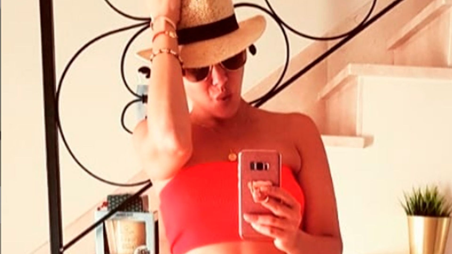 El veraniego posado de Chenoa en bikini desde Mallorca