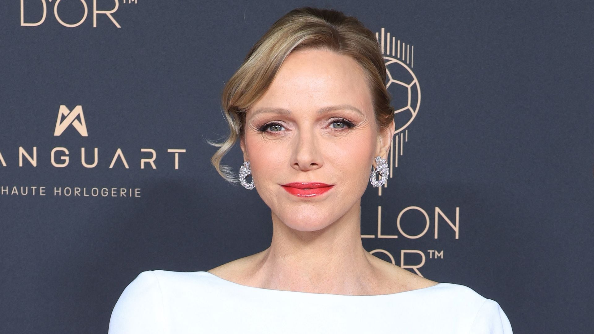 El look de Charlene de Mónaco en la gala del Balón de Oro con el maquillaje que más favorece a partir de los 40