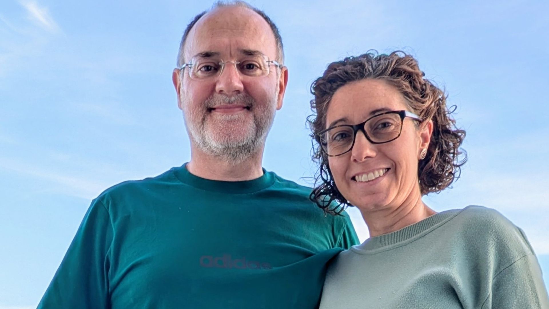 Jorge y Tatiana, padres de un niño con parálisis cerebral