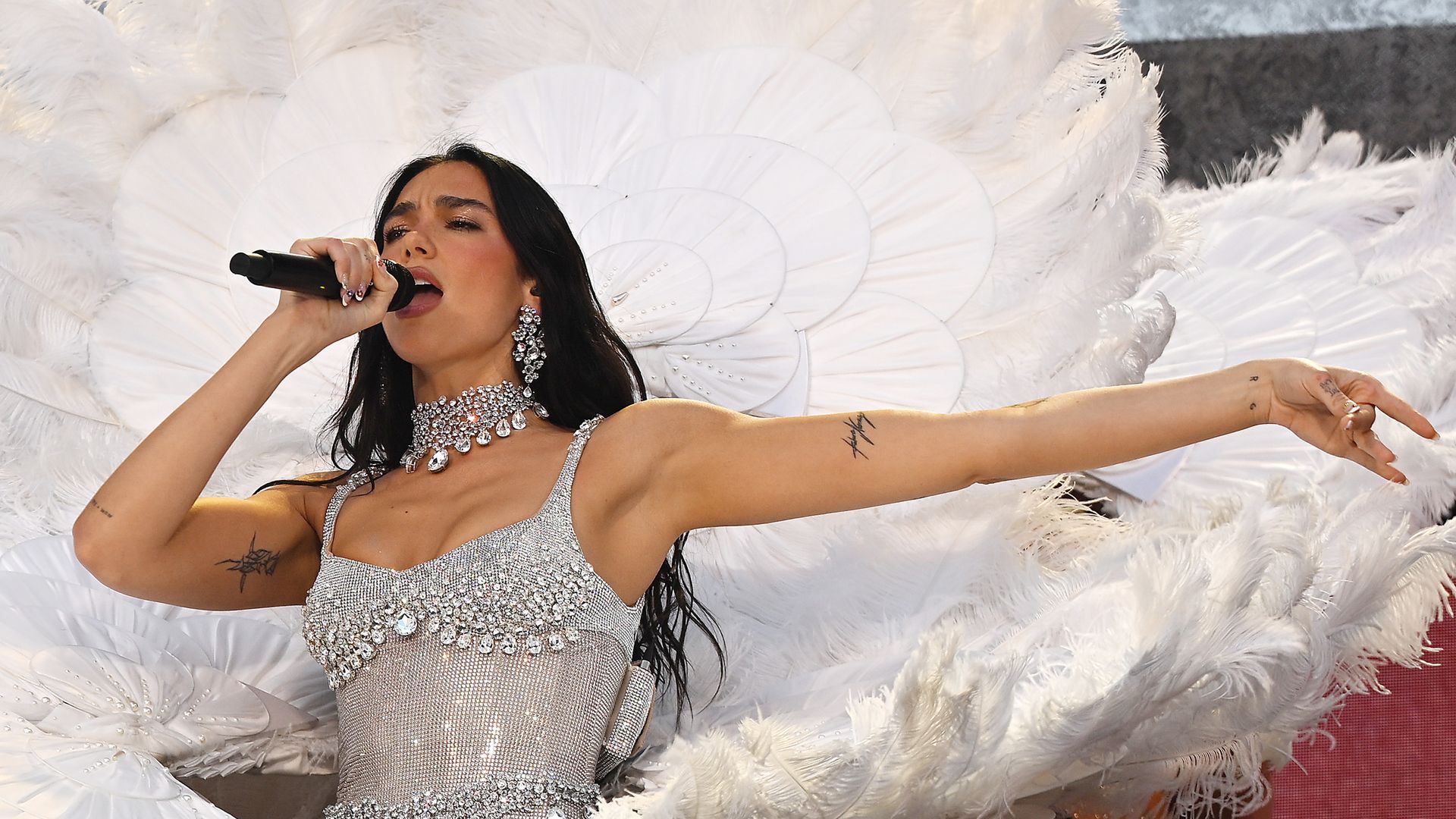 El ‘bodysuit’ con cristales de Dua Lipa que está arrasando en redes