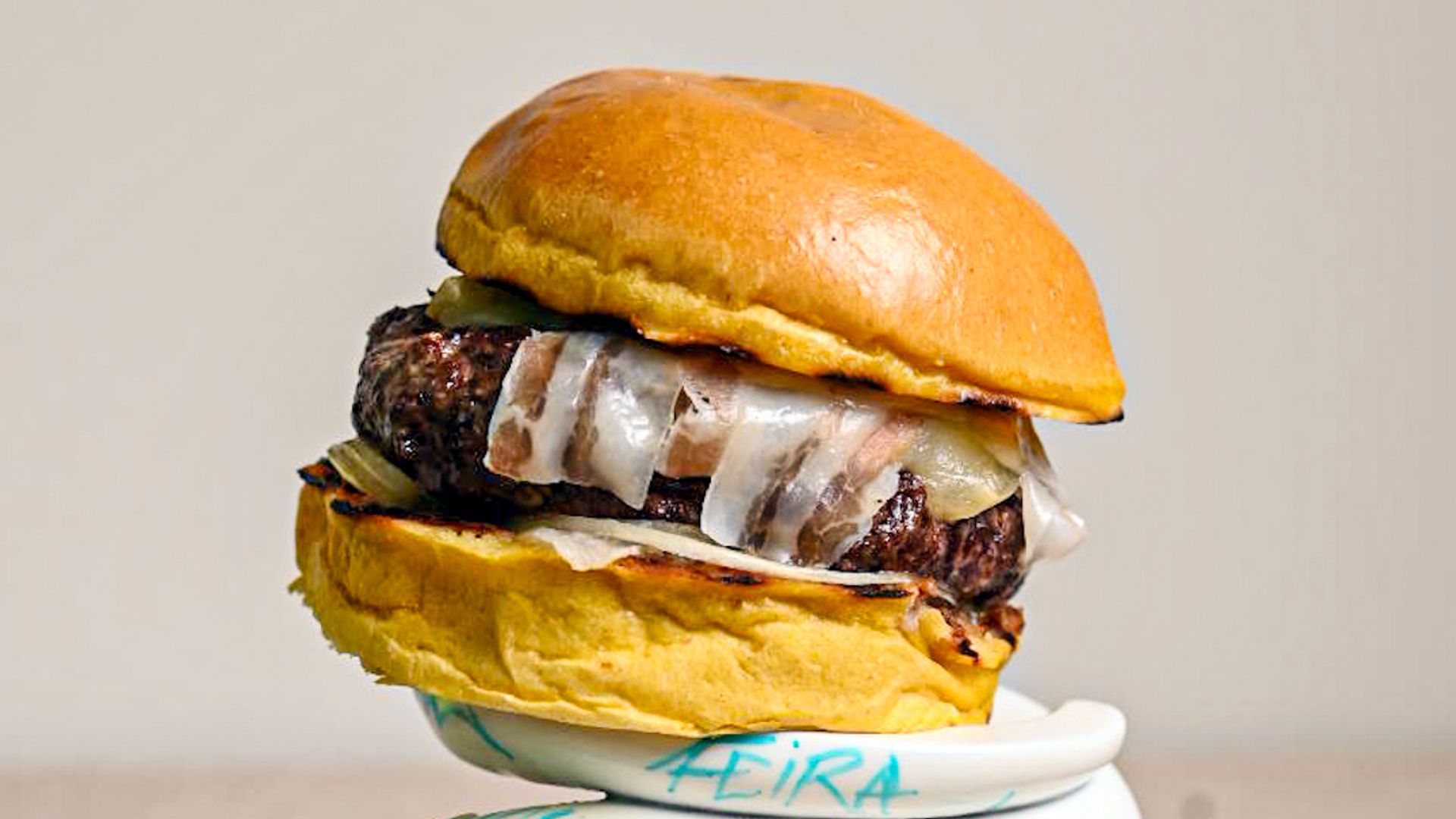 Puro sabor gallego: cómo es y dónde probar la ‘Mejor hamburguesa de ...