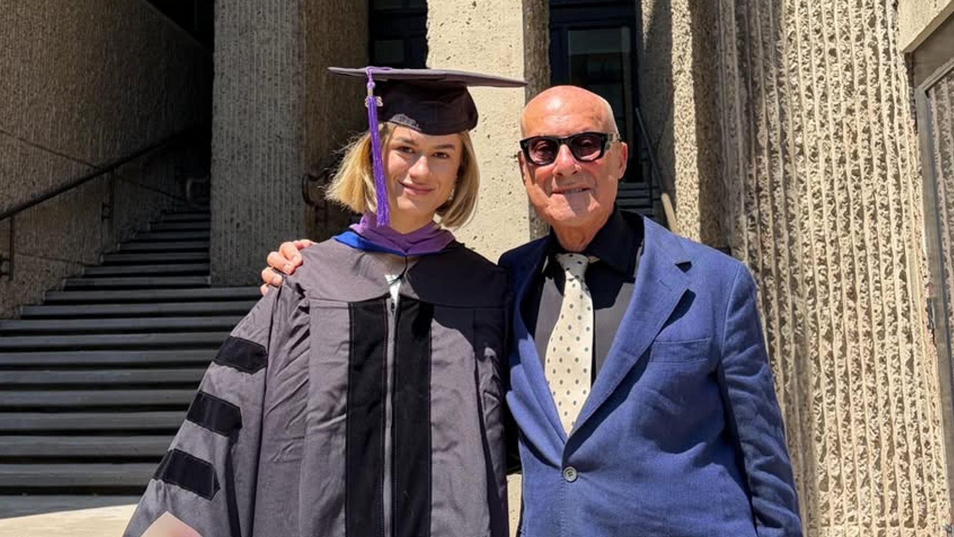 La emoción de Norman Foster en un día inolvidable: su hija Paola se gradúa en Yale