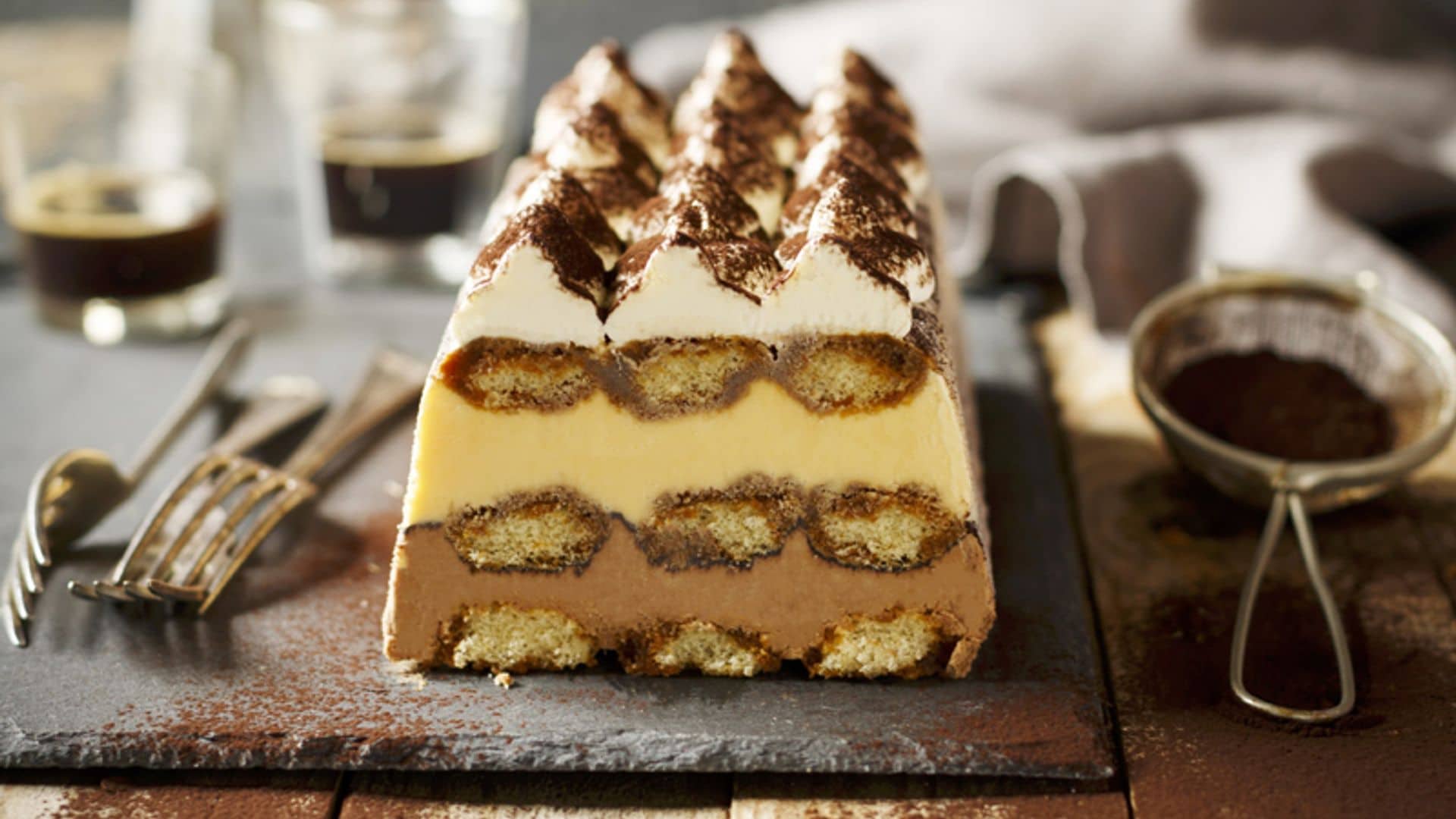 Doble tiramisú con merengue