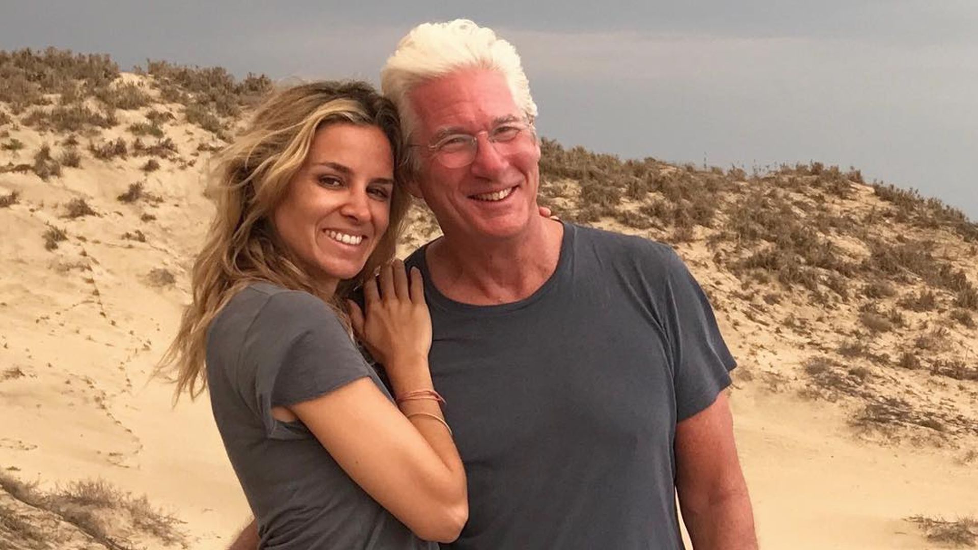 Las imágenes del cumpleaños de Alejandra Gere con su marido y sus 3 hijos: en la playa, con un revelador mensaje y un precioso regalo
