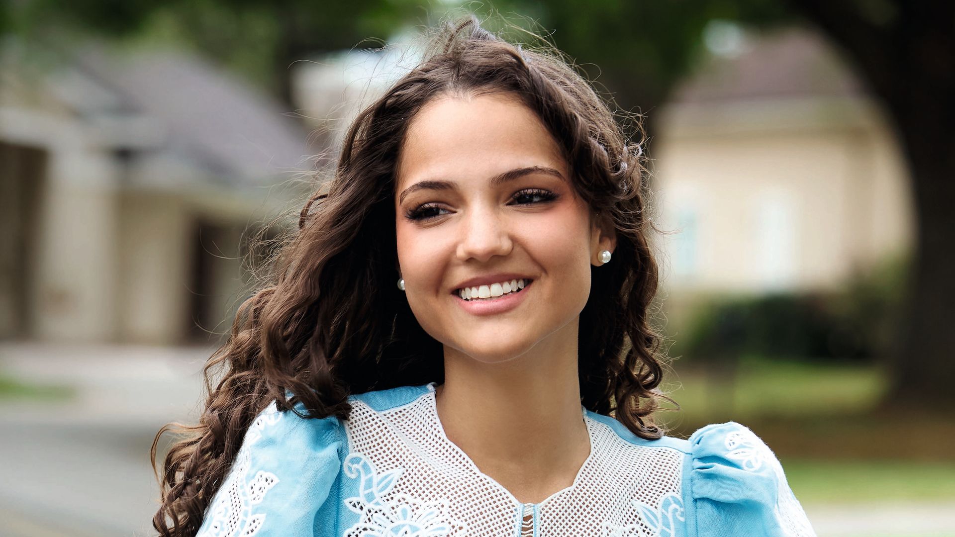 EXCLUSIVA. Ruth Iglesias, hermana de Julio Iglesias, una nueva estrella en la familia: "Lo más difícil de no tener padre ha sido ver el sufrimiento de mi madre"