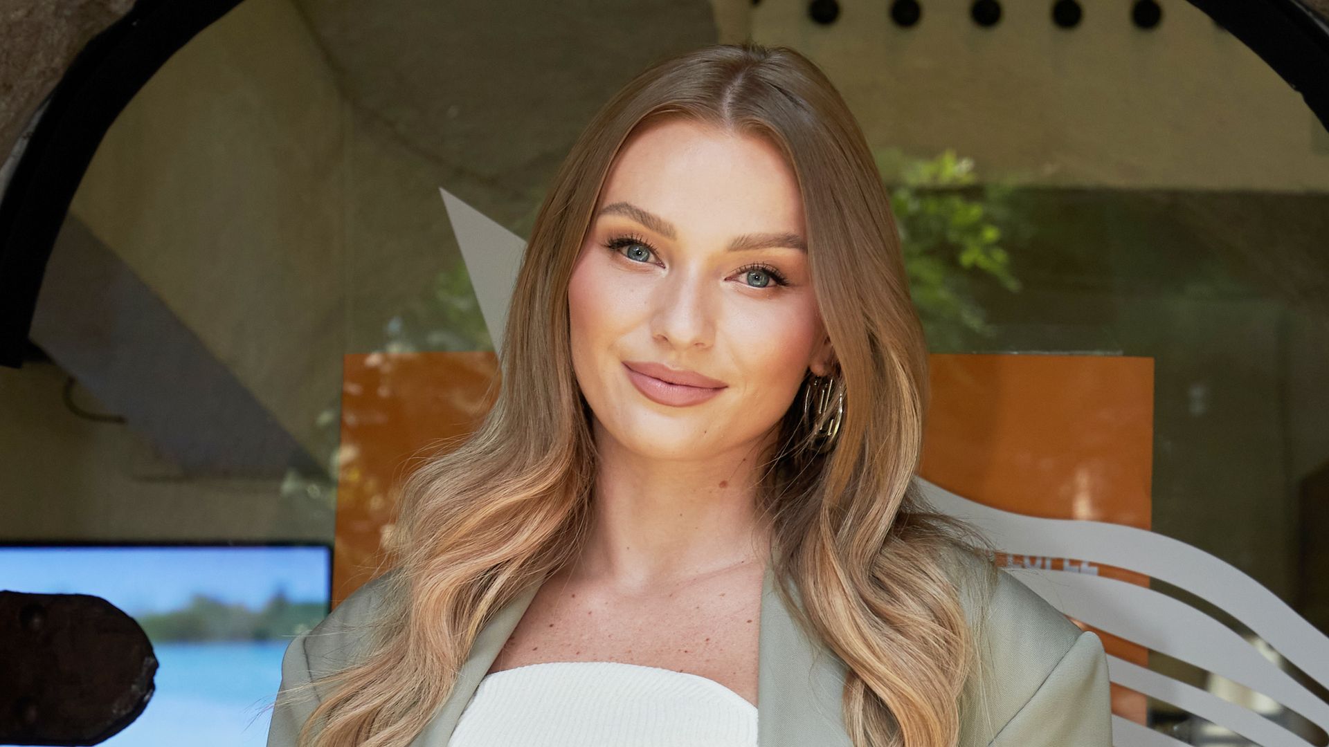 Irina Baeva reaparece junto a Giovanni Medina camino a Roma, tras declaraciones sobre Gabriel Soto 