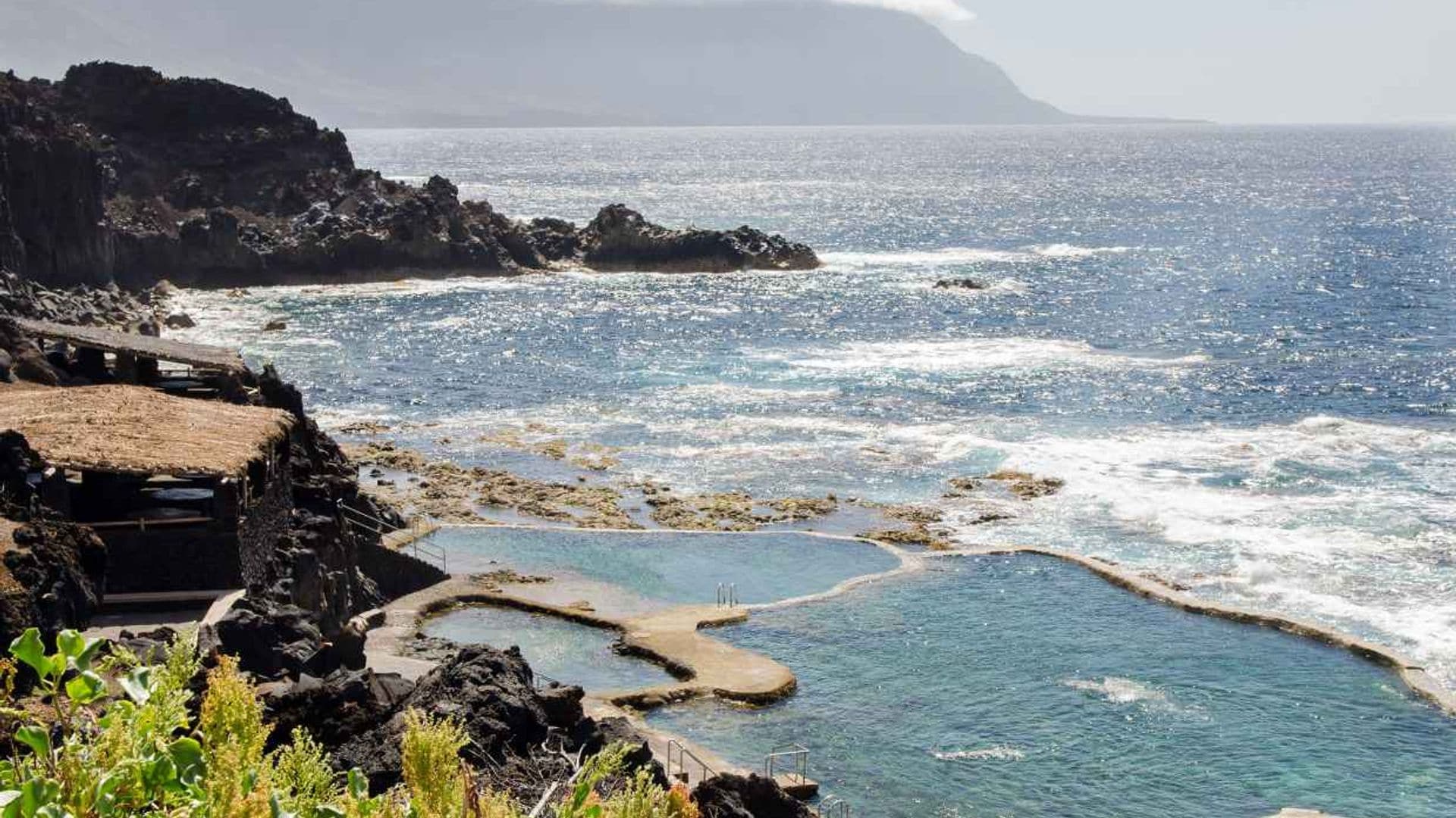 Las mejores piscinas naturales de España al borde del mar