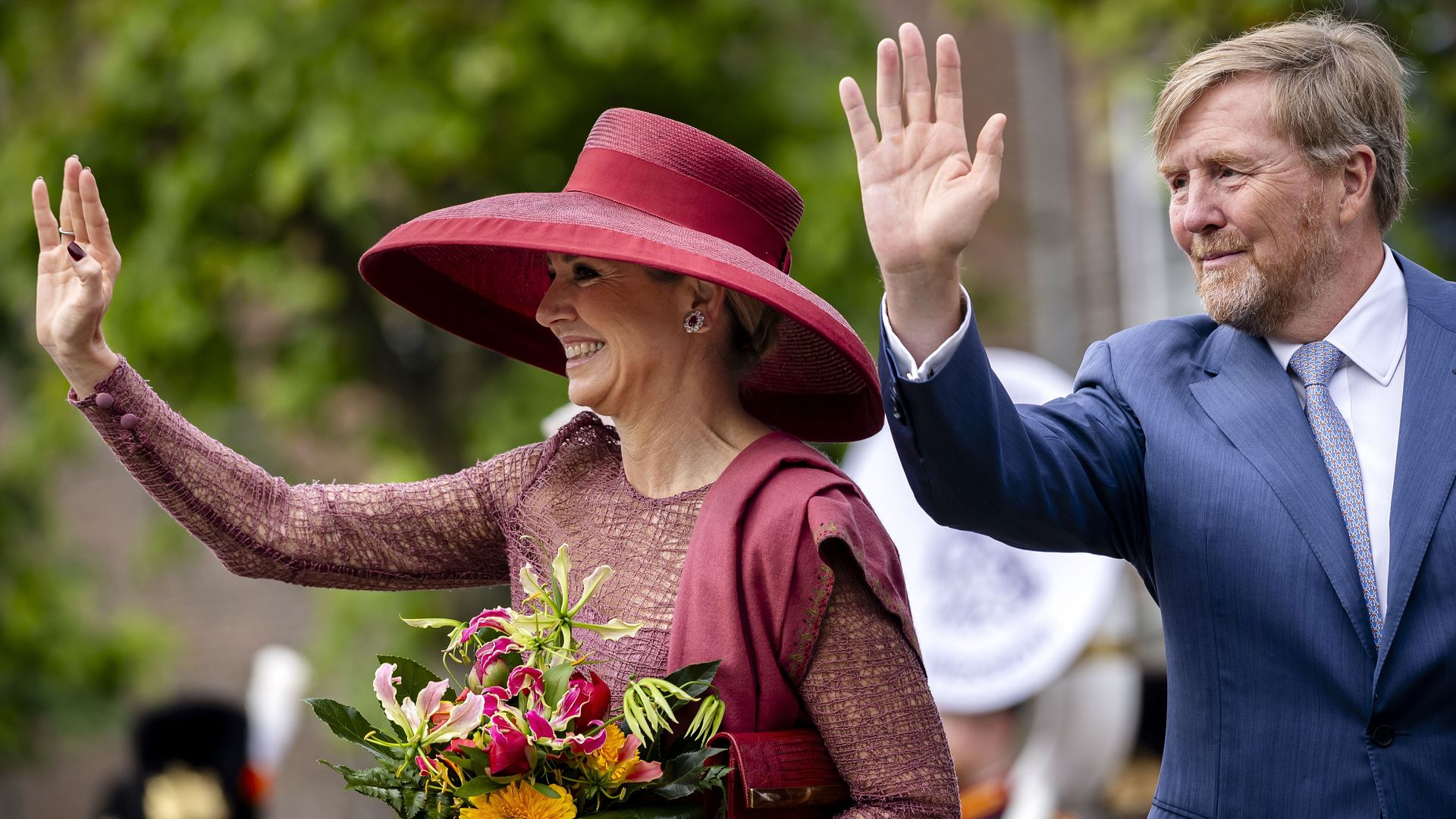 Máxima de Holanda, la reina de las pamelas, arriesga y gana con su vestido semitransparente de 2017 en Limburgo Central