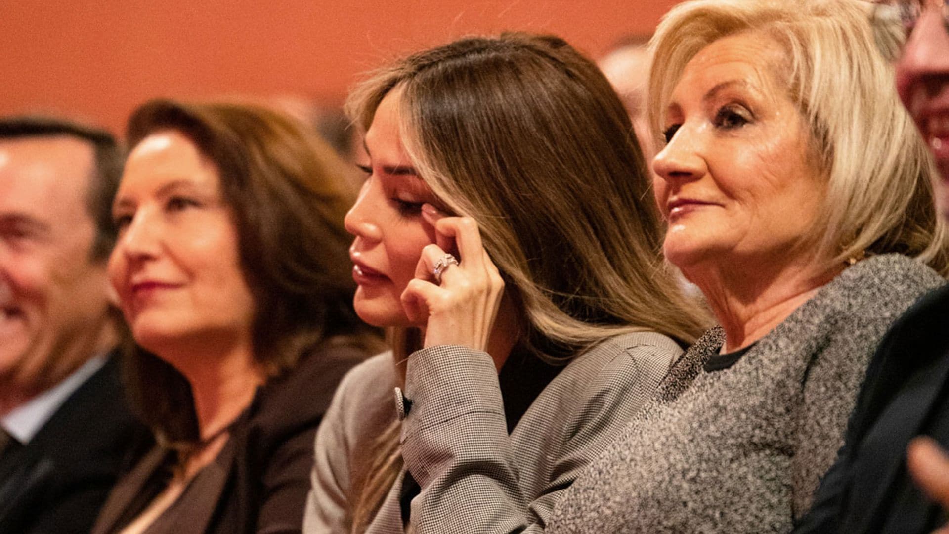 El emocionante discurso de David Bisbal sobre su padre que ha hecho llorar a su mujer y su madre: 'Él sigue, pero desde hace tiempo está en un mundo diferente'