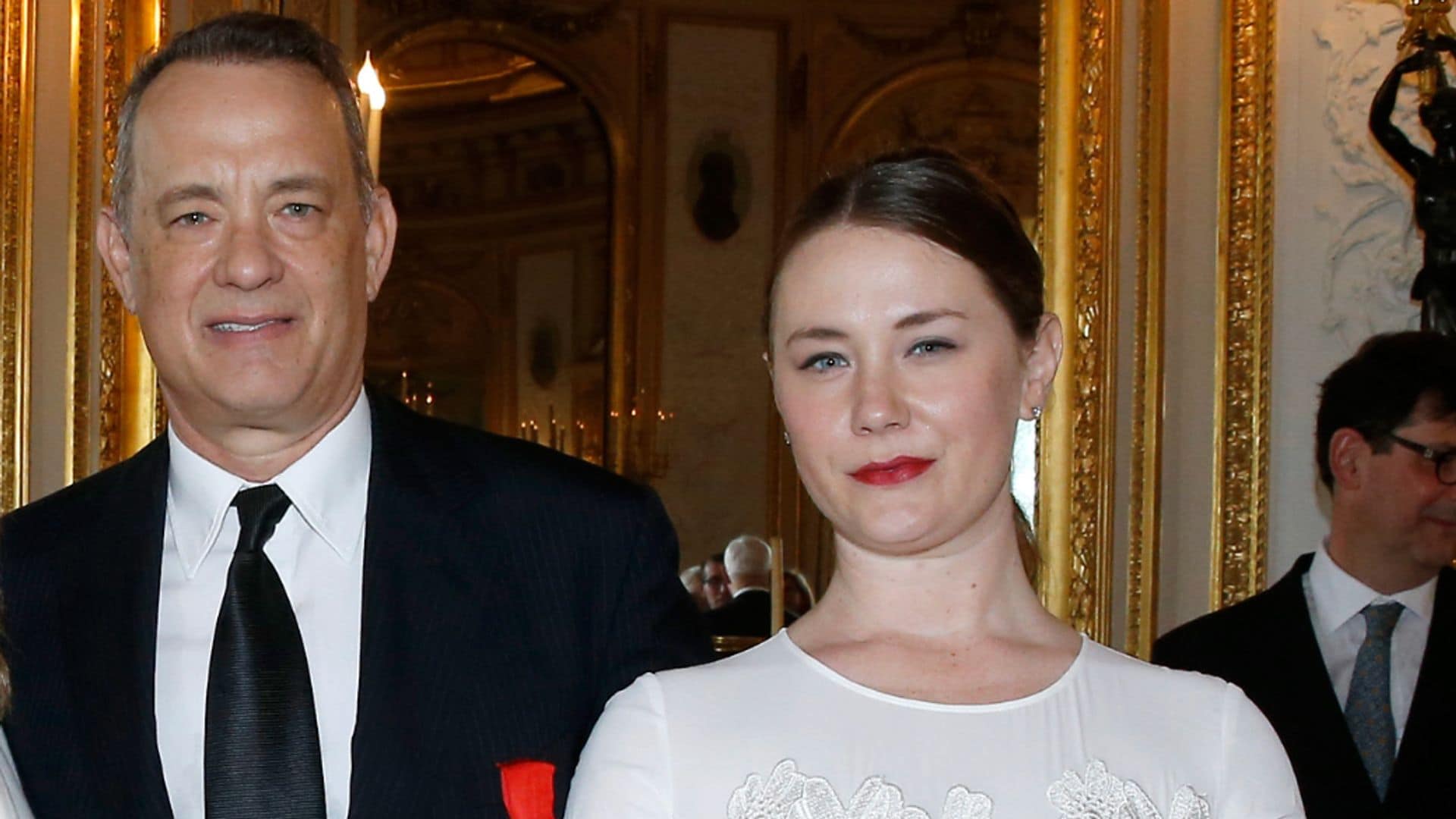 Hija de Tom Hanks revela haber tenido una infancia turbulenta 'llena de violencia y carencias'