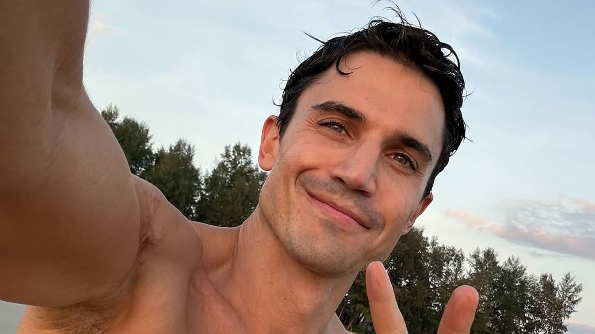 Álex González y las imágenes que le delatan: ¿de nuevo enamorado de esta ‘chica tiburón’?