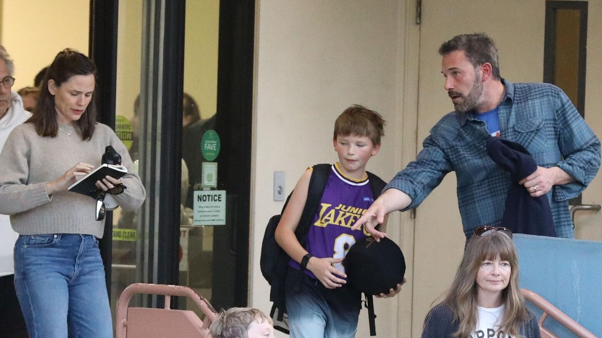 Ben Affleck y Jennifer Garner se reencuentran para acudir al partido de su hijo Samuel