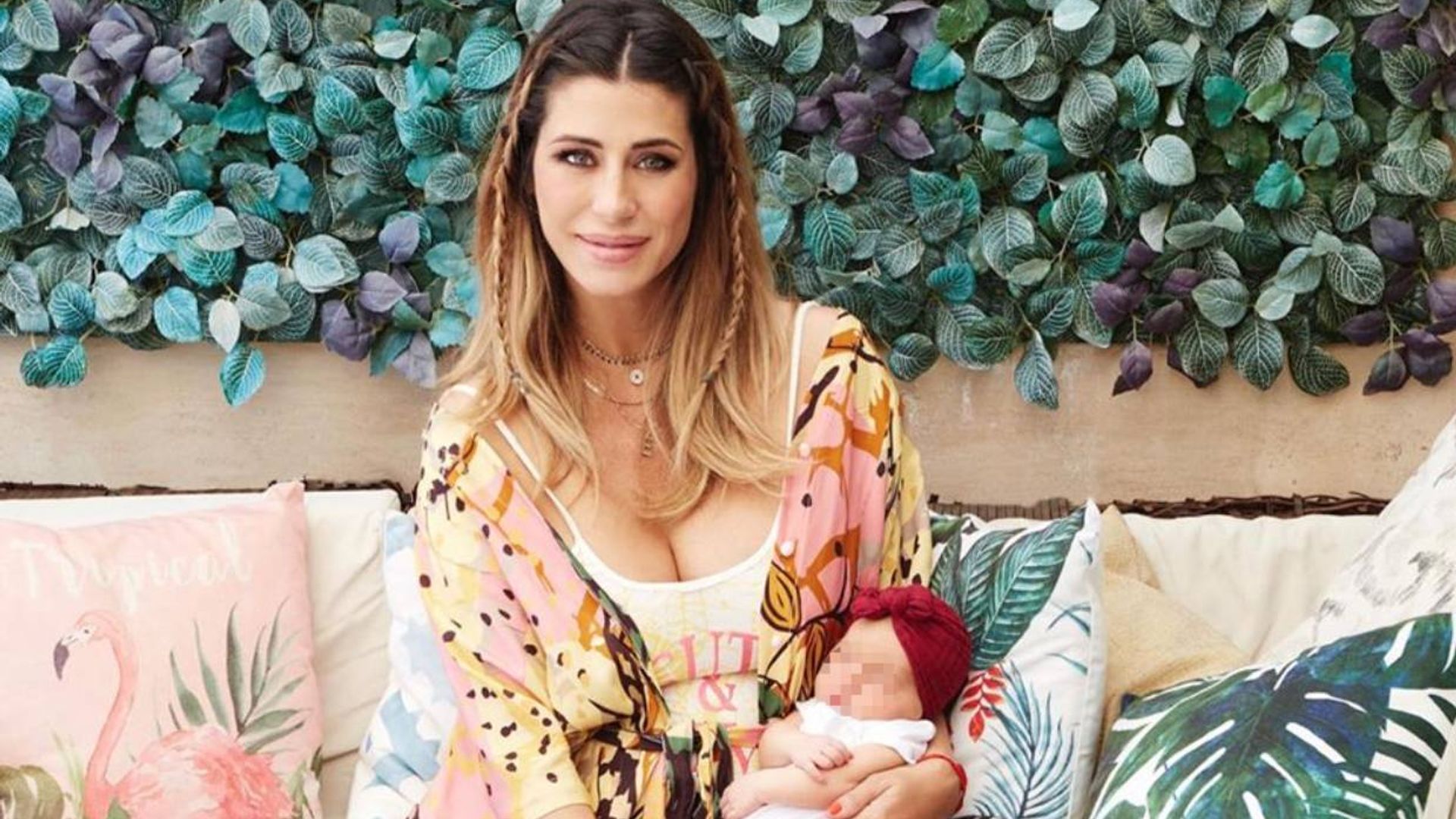 Hora de guarachar: Elena Tablada disfruta bailando con la pequeña Camila en su 'rincón cubano'
