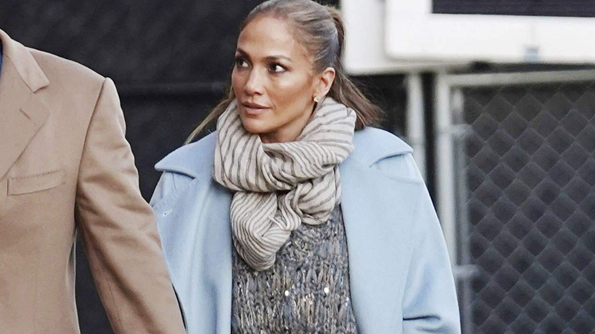 Los rompedores vaqueros por los que Jlo renuncia a los pitillo en su última cita con Ben Affleck