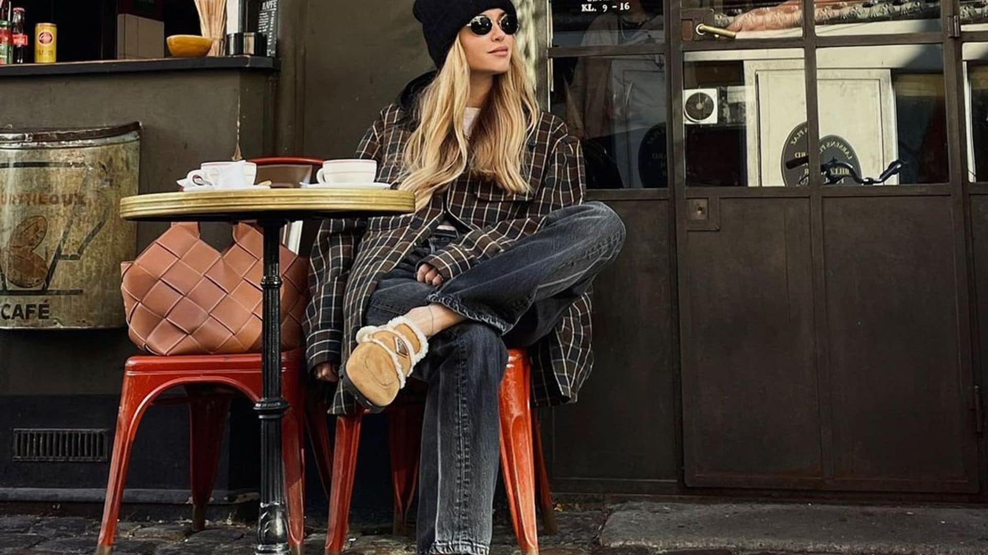 Los zapatos planos de invierno que eligen las estilistas cuando no llevan botas ni botines