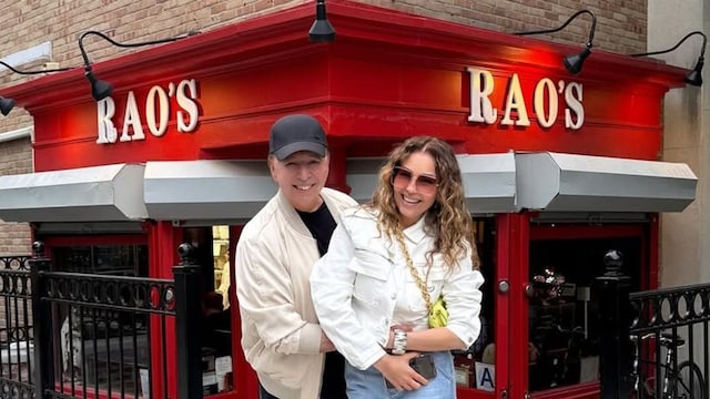 Thalía y Tommy Mottola en el restaurante de comida italiana preferido del productor musical.
