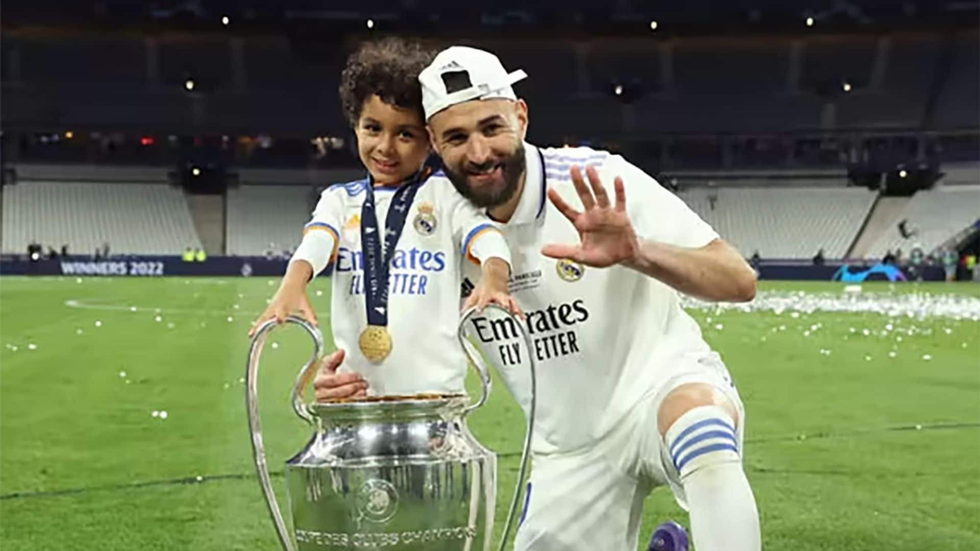 Benzema presume de su hijo Ibrahim, de cinco años, un futuro as del balón