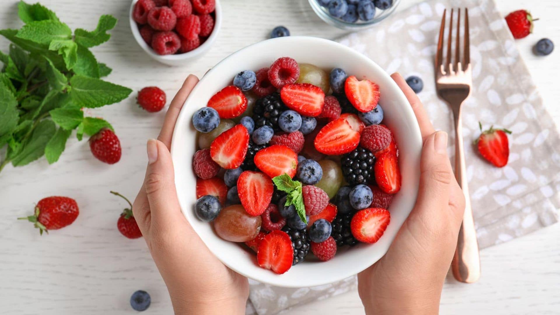Cenar fruta, ¿sí o no? Los expertos responden a una de las dudas más frecuentes si estás a dieta