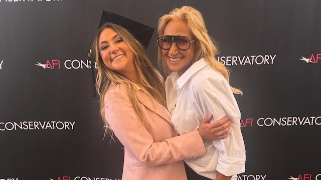 Adela Micha, feliz de ser testigo del reciente logro académico de su hija