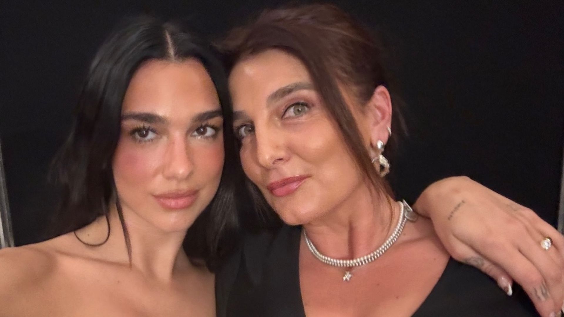 Dua Lipa y su madre, Anesa