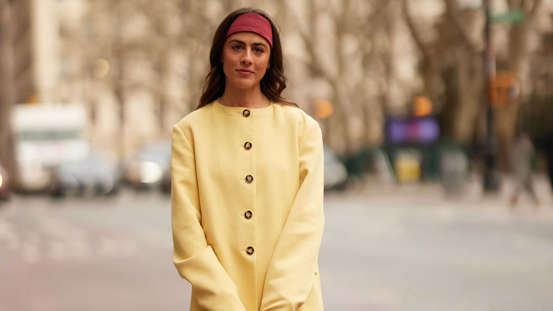 Cómo combinar el amarillo mantequilla, la tendencia más 'deliciosa' de la primavera