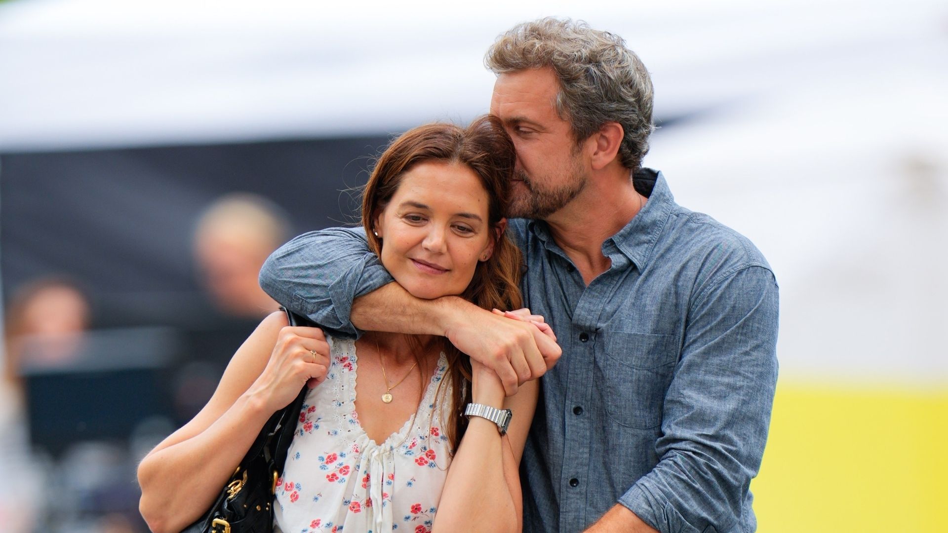 Katie Holmes desata rumores de romance con Joshua Jackson tras una reveladora reacción que no ha pasado desapercibida entre sus fans