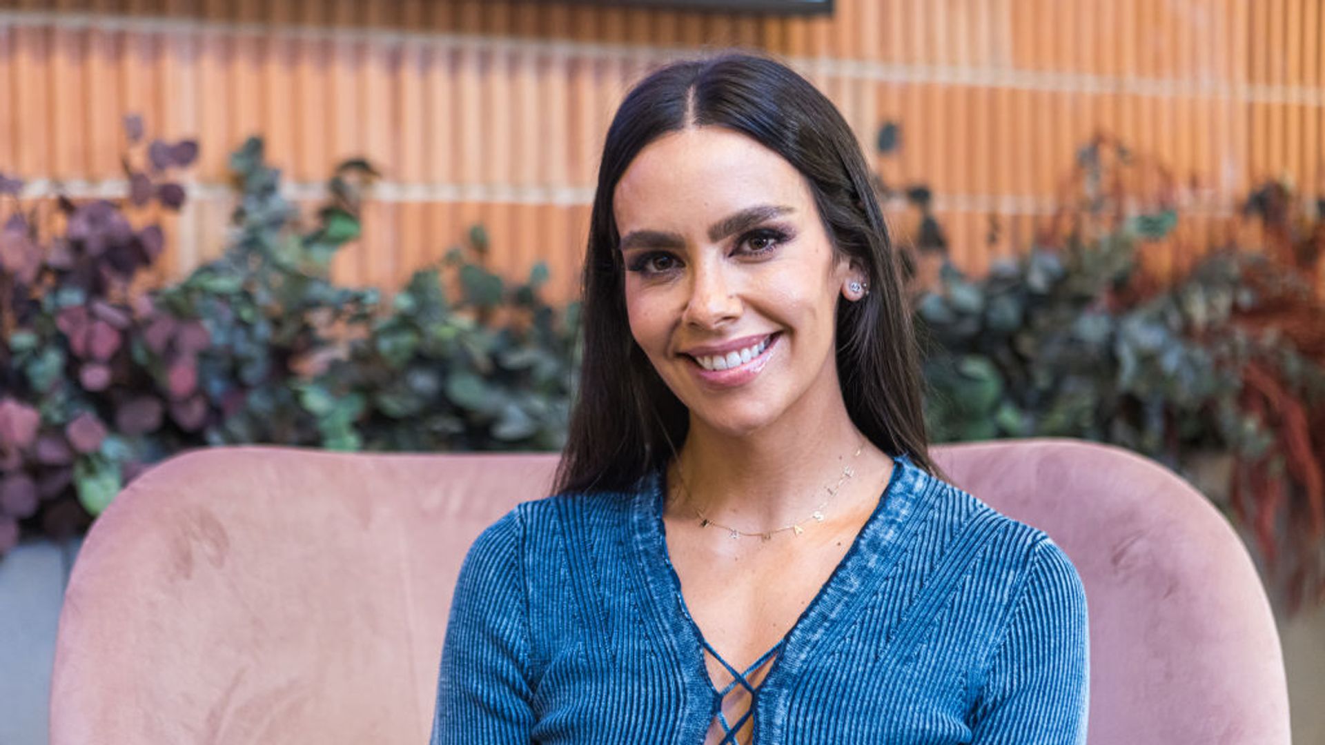 Cristina Pedroche se hace por primera vez un tratamiento de tensado facial: "Me noto la cara con muchísimo brillo, con mucha luz, como estirada"