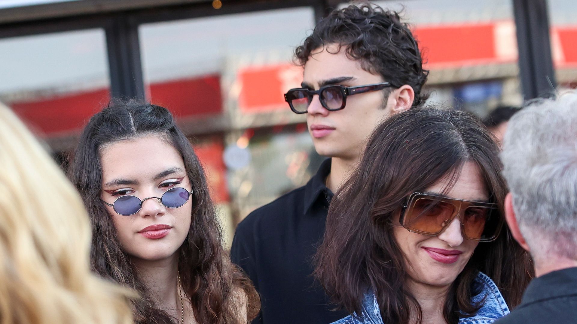 Las imágenes cómplices de Paz Vega y su hija, Ava Salazar, antes de ver a Bad Bunny: así se prepararon para el concierto