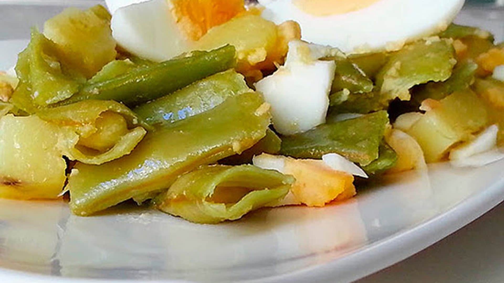 Judías verdes con patata y huevo