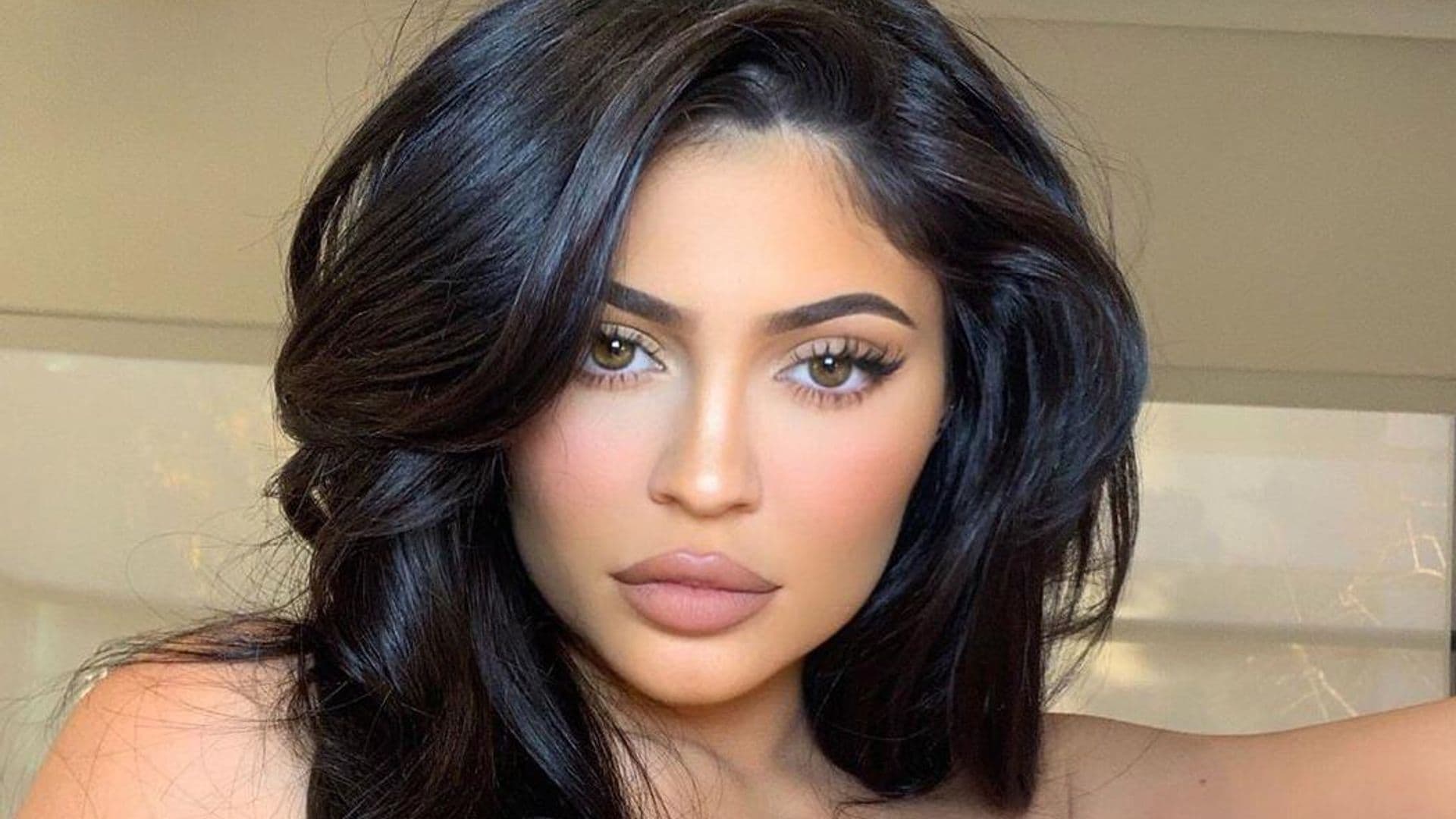 3 simples trucos de Kylie Jenner para darle 'volumen' a tus labios