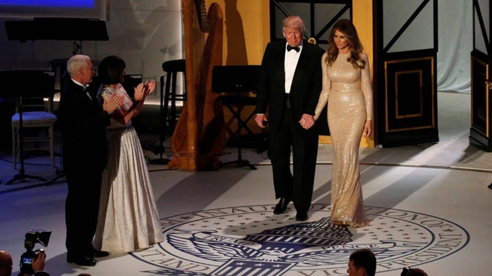 Un baño de masas y una cena de gala, así se han estrenado los Trump en Washington