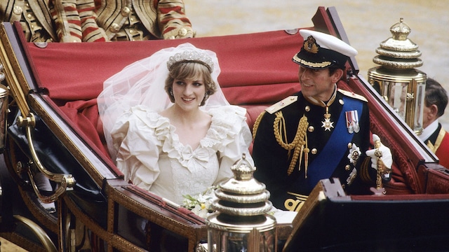 Princesa Diana y el Príncipe Carlos en su boda 