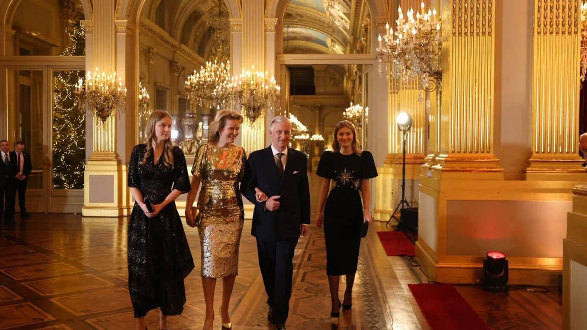 El rey Felipe de Bélgica, la reina Matilde de Bélgica, la princesa Isabel de Bélgica y la princesa Leonor de Borbón recibirán a unos 550 invitados esta noche en el Palacio Real para el concierto de Navidad.