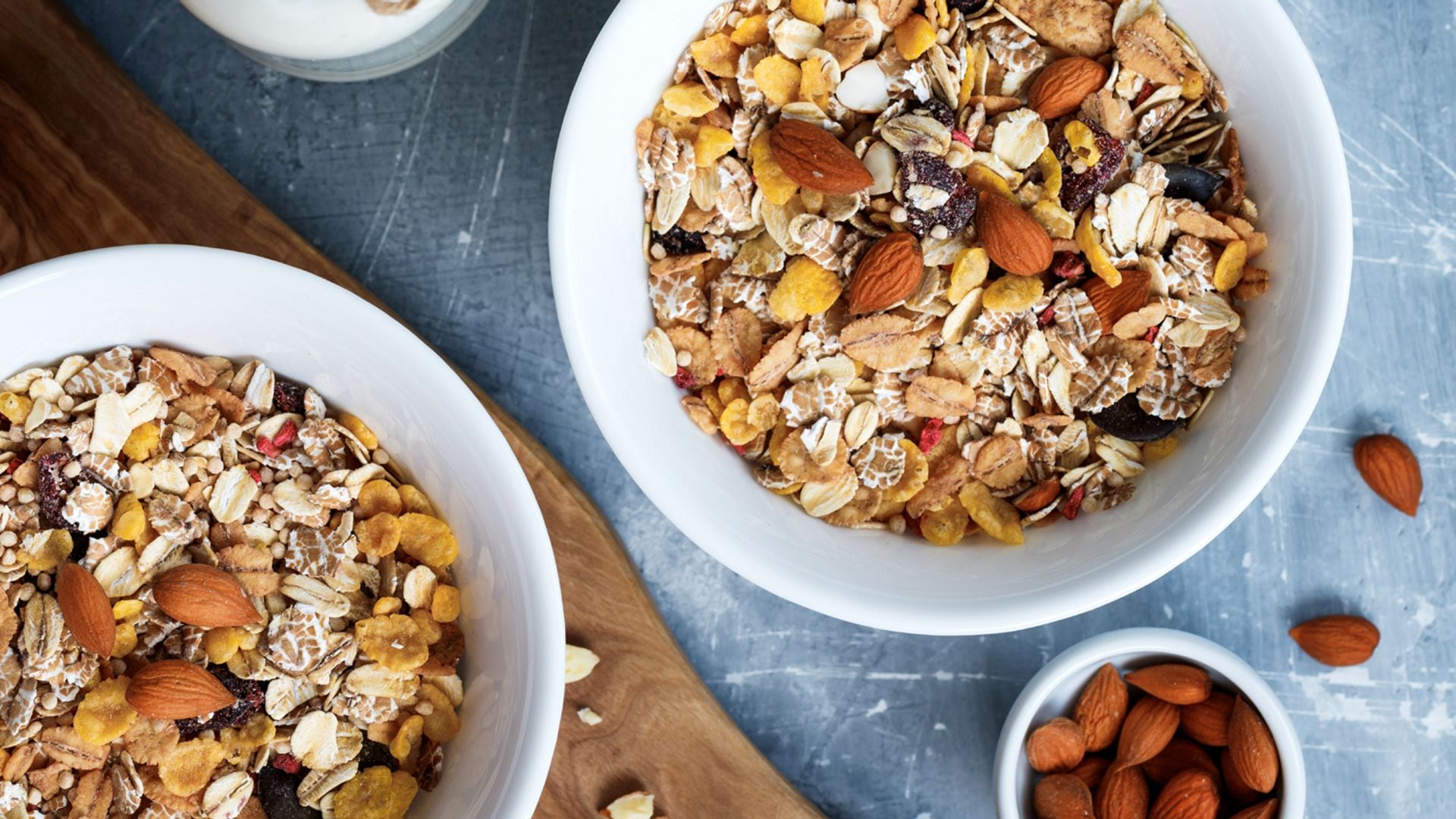 ¿Por qué es tan buena idea tomar frutos secos en el desayuno?