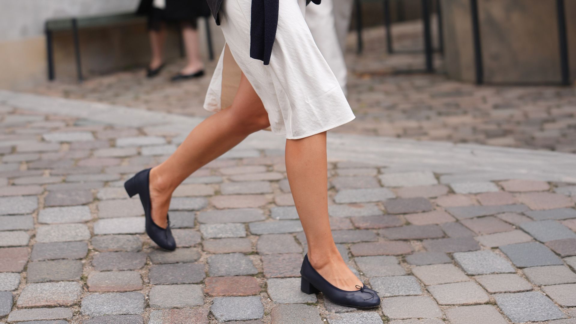 Llegan a Zara las bailarinas con tacón grueso que sustituyen a las sandalias en otoño: son igual de cómodas que las planas y más sofisticadas