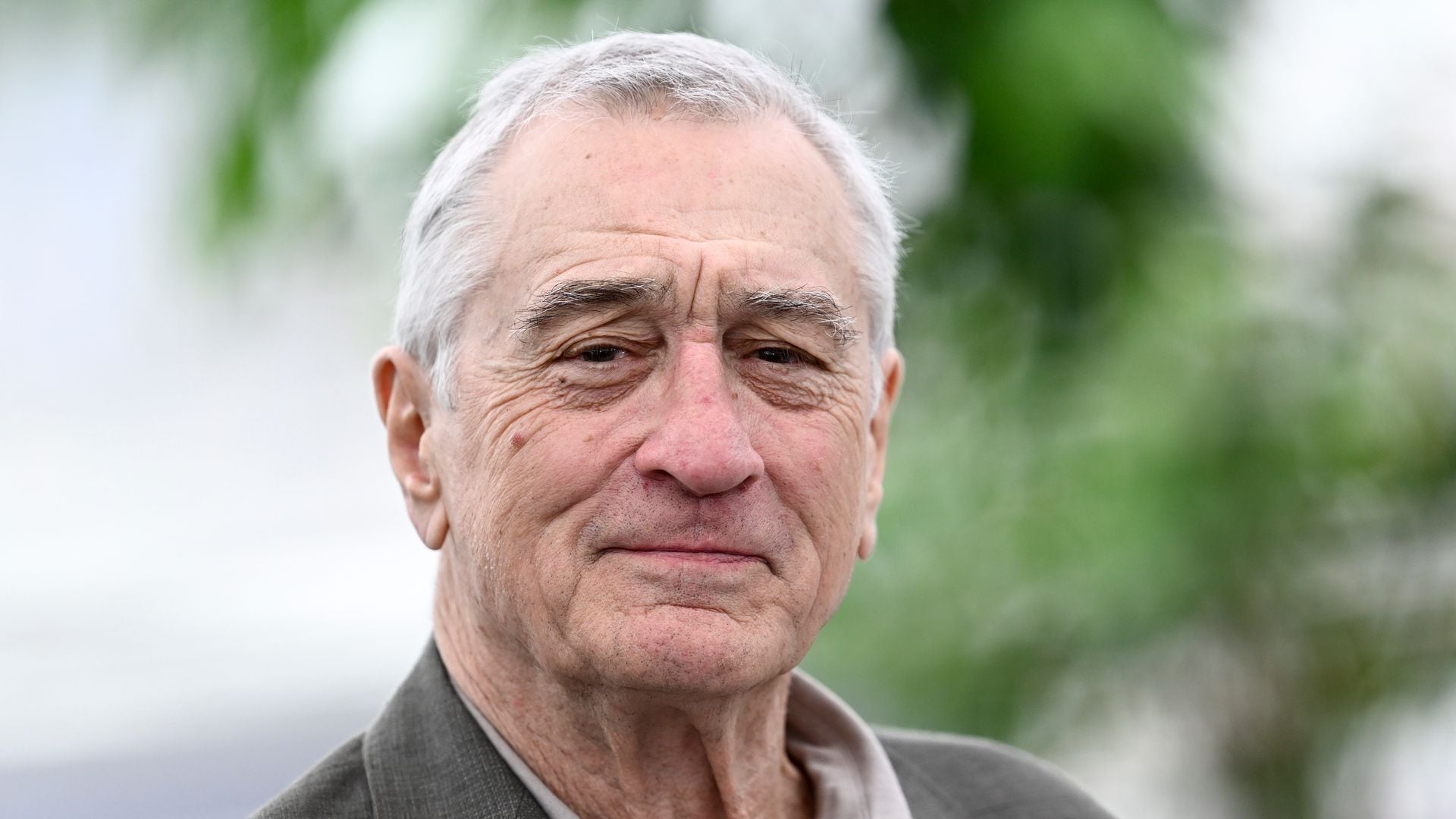 Robert De Niro asiste al photocall de "Killers of the Flower Moon" en la 76.ª edición anual del Festival de Cine de Cannes, en el Palacio de Festivales, el 21 de mayo de 2023 en Cannes, Francia.