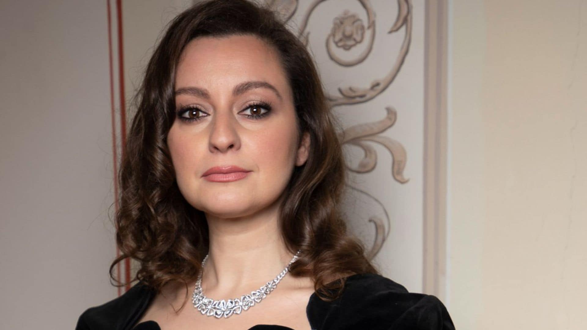 Una tiara de 440 diamantes: la novia de Jorge Romanov nos revela los secretos de la fabulosa joya que lucirá en su boda