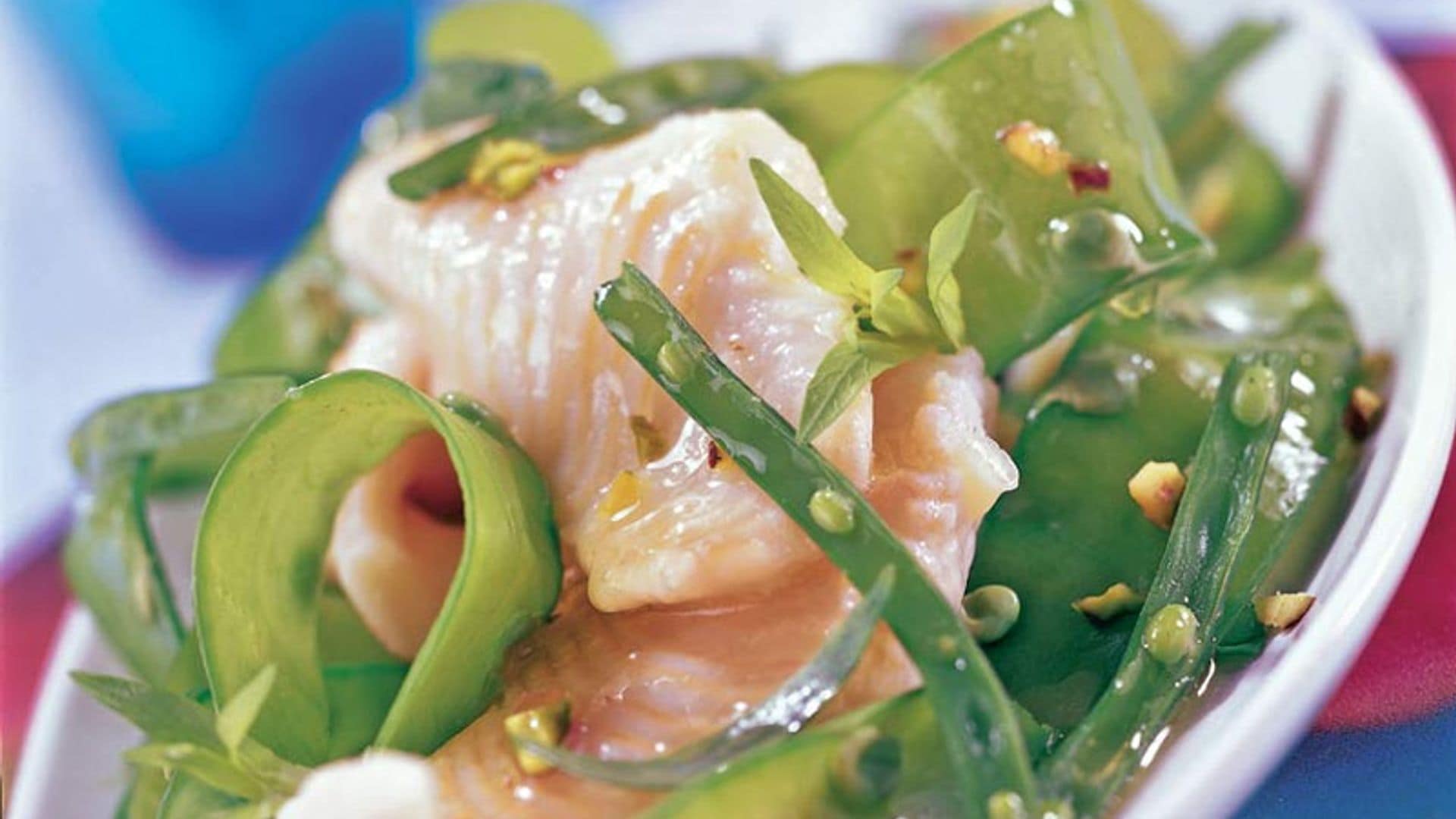 Gallo con ensalada templada y crujiente de judías verdes y tirabeques