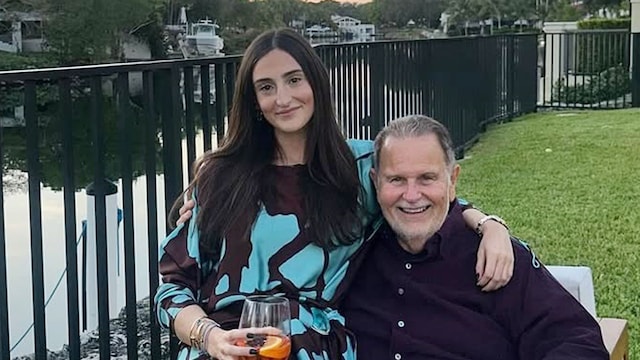 Raúl de Molina junto a su hija Mia